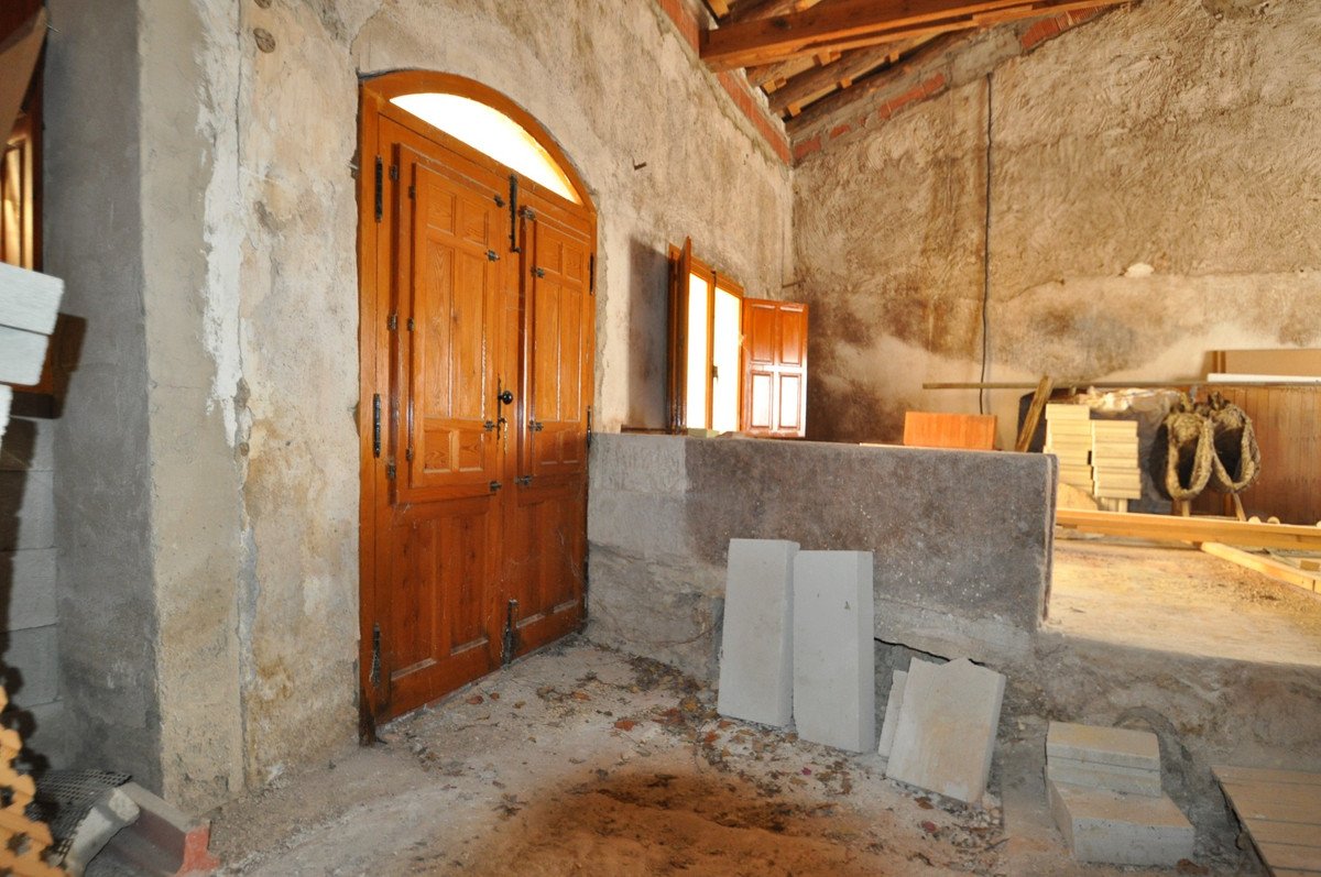 4 Bed Detached Villa in Chinorlet