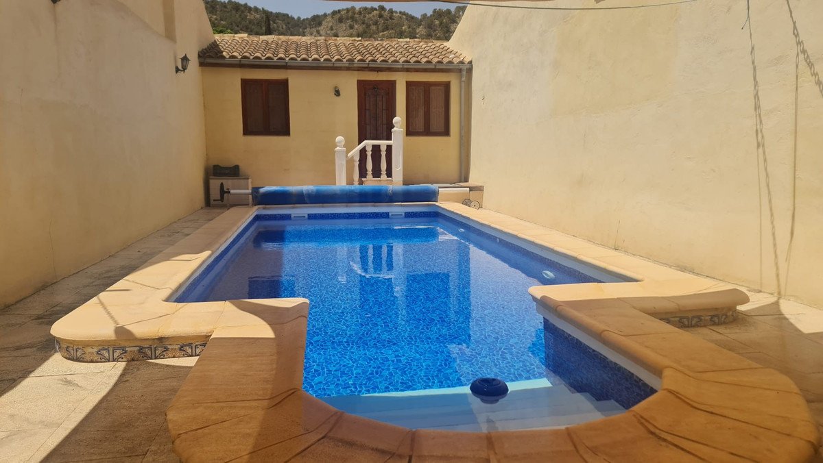 4 Bed Detached Villa in Chinorlet