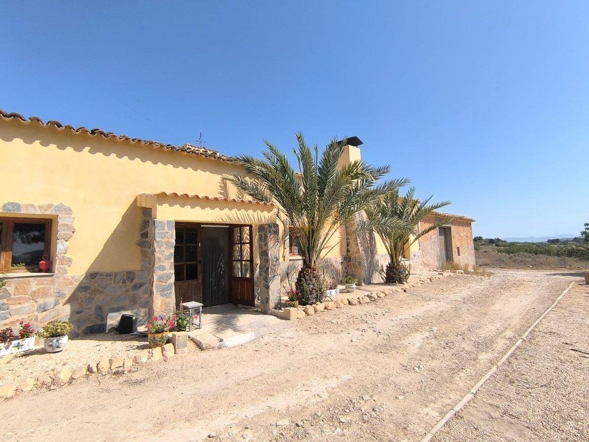 4 Bed Detached Villa in Chinorlet