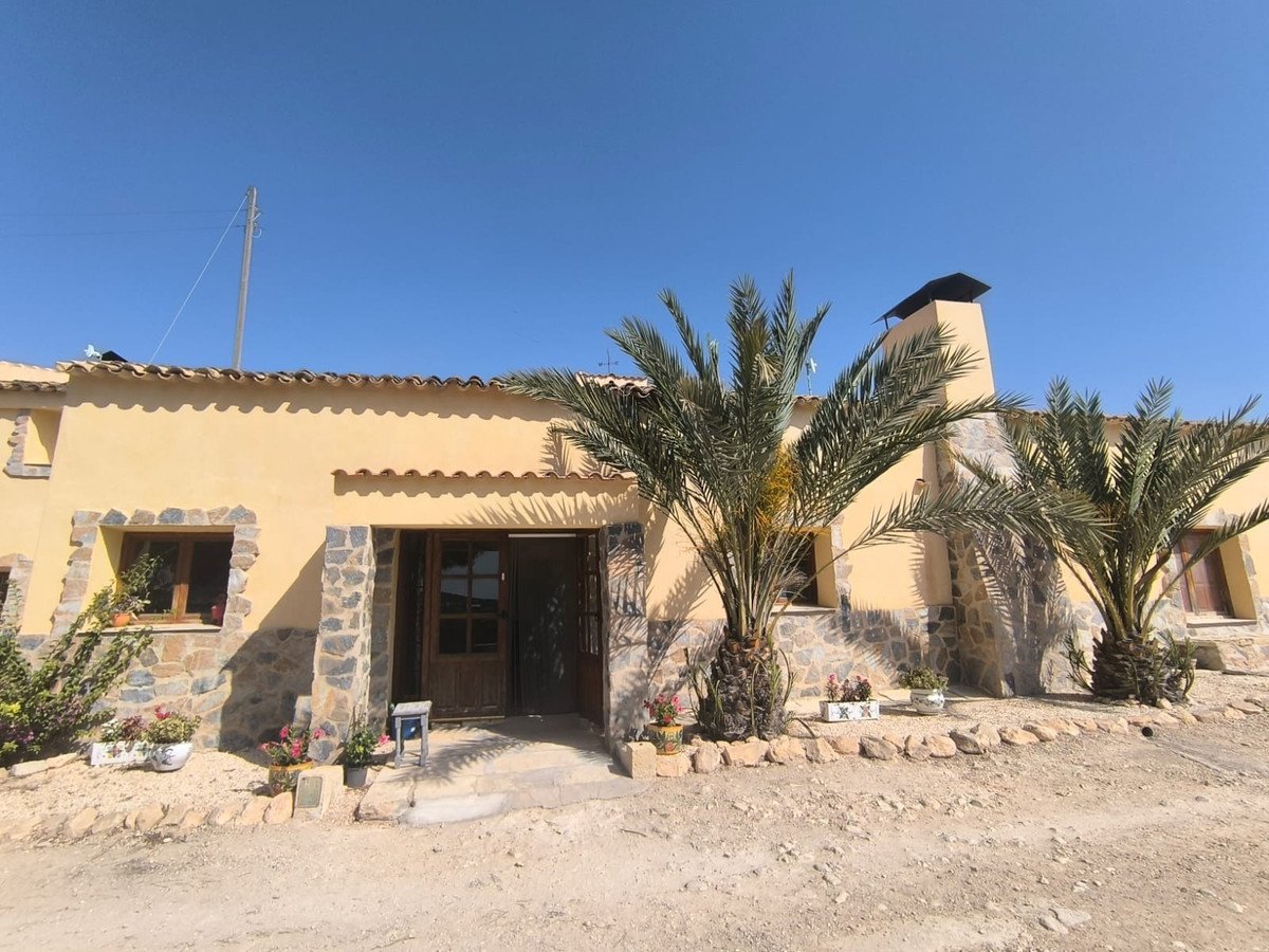 4 Bed Detached Villa in Chinorlet