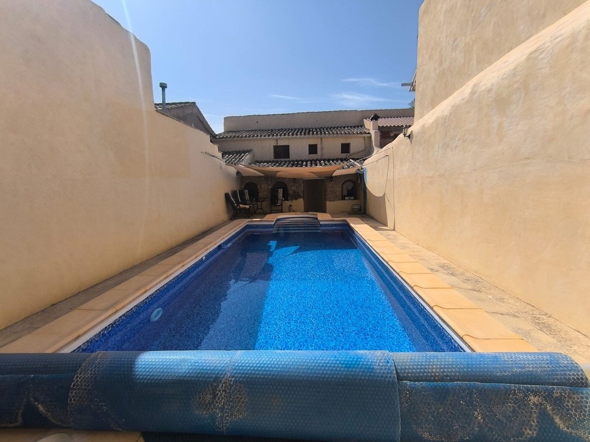 4 Bed Detached Villa in Chinorlet