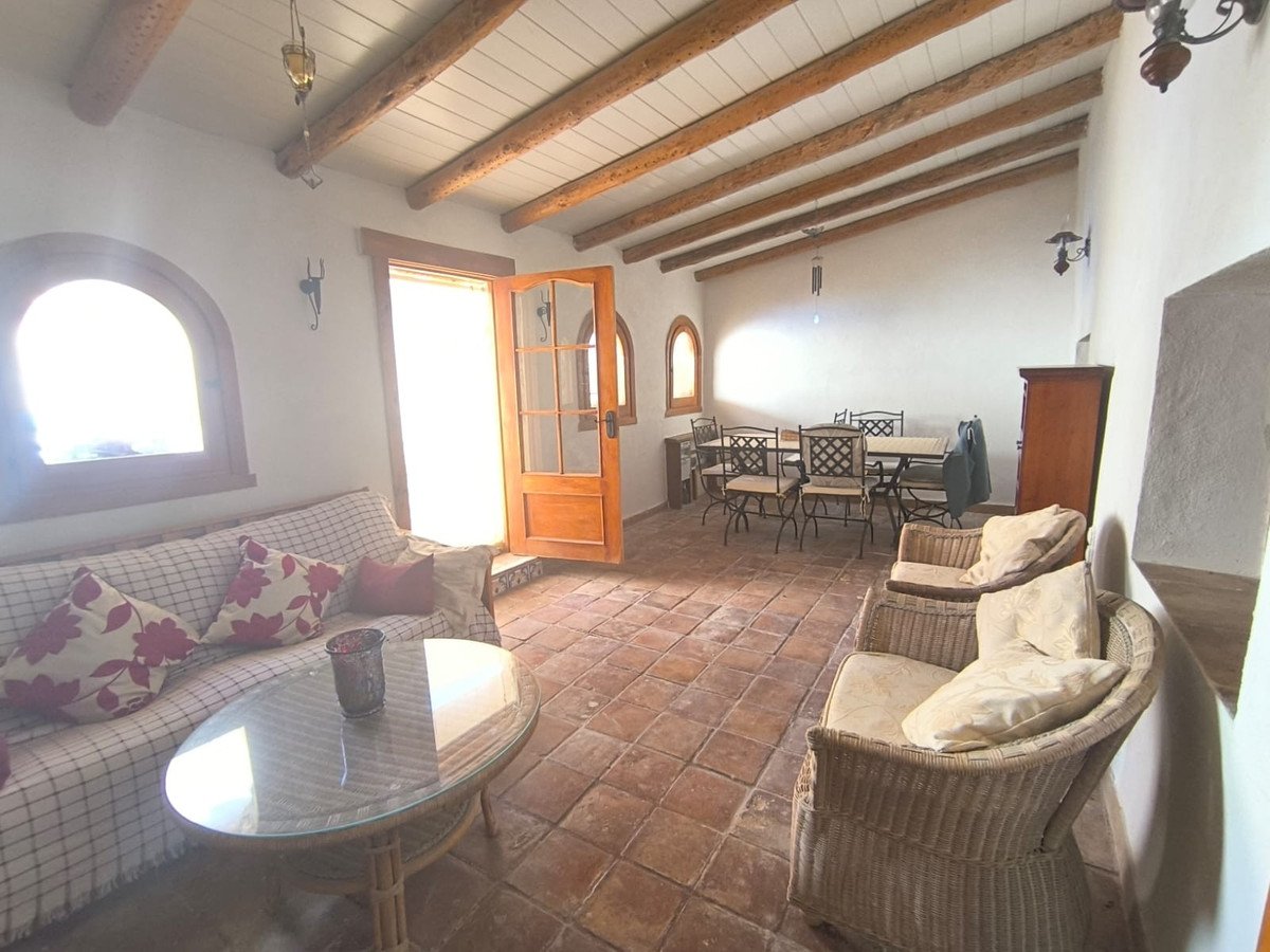 4 Bed Detached Villa in Chinorlet