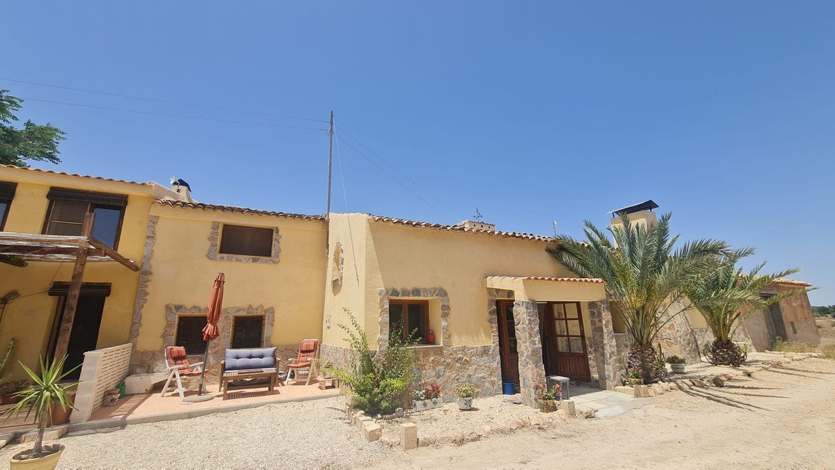 4 Bed Detached Villa in Chinorlet