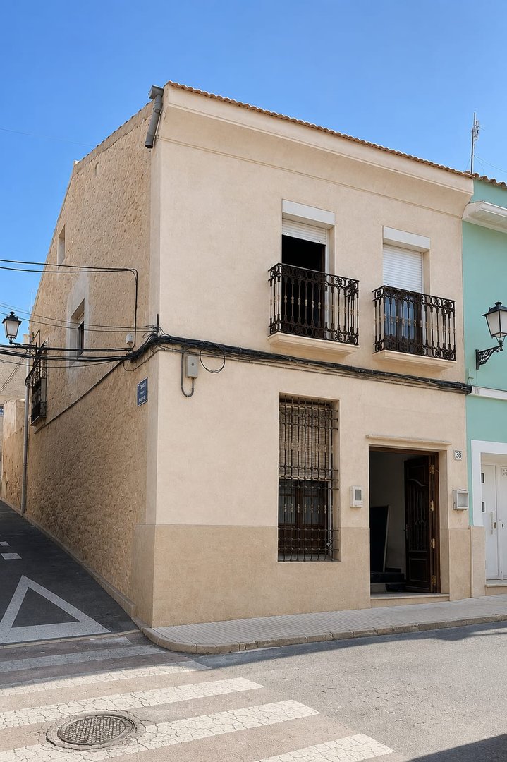 4 Bed Townhouse in Pinoso