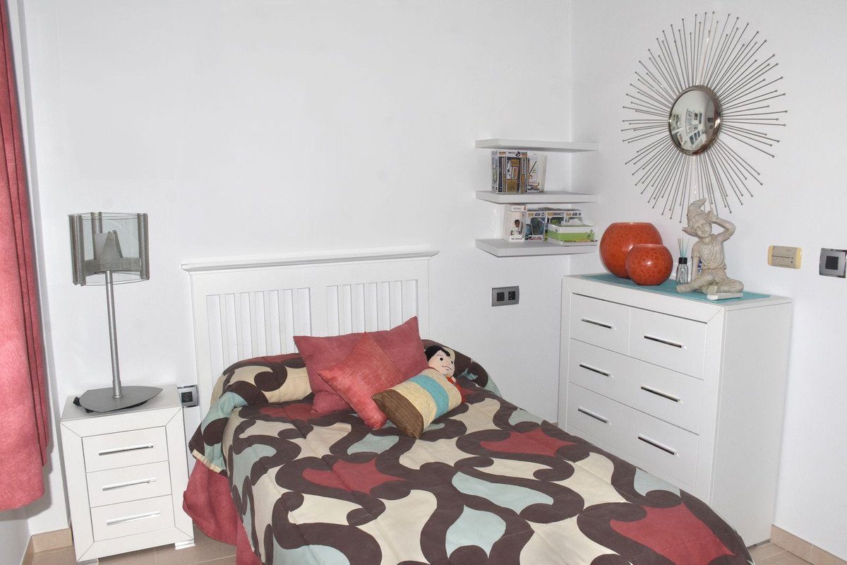4 Bed Townhouse in Alameda