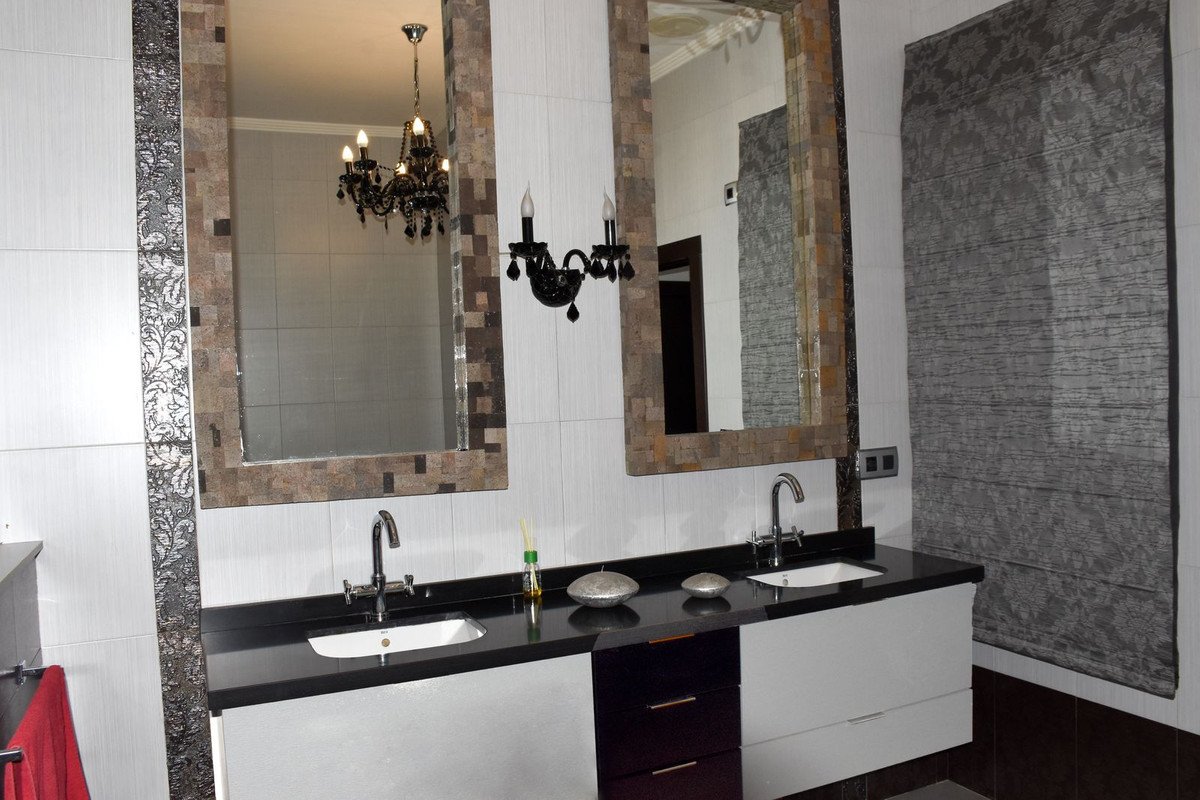 4 Bed Townhouse in Alameda