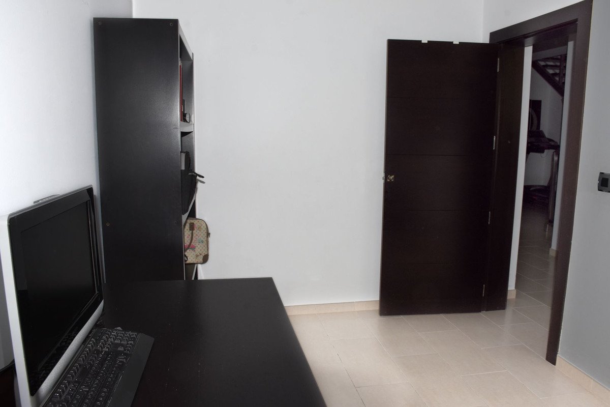 4 Bed Townhouse in Alameda