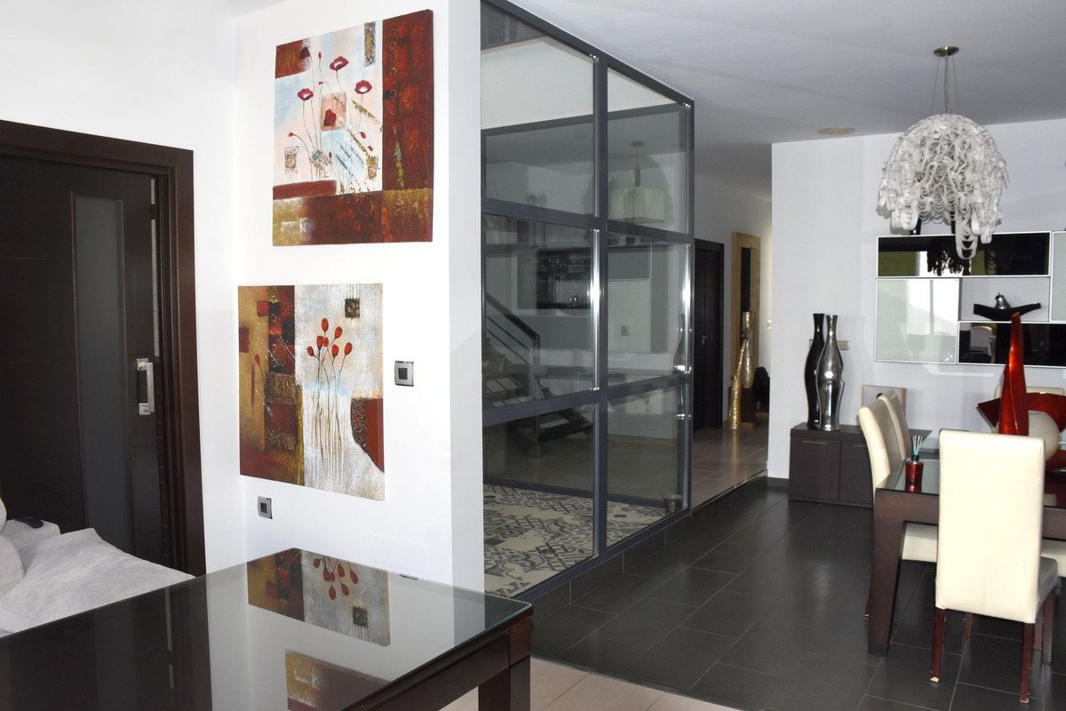 4 Bed Townhouse in Alameda