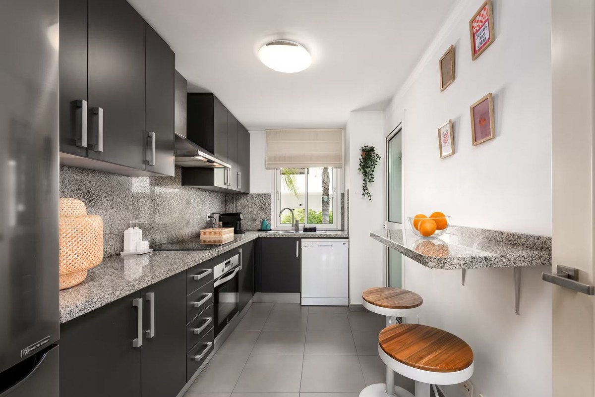 2 Bed Ground Floor Apartment in Estepona