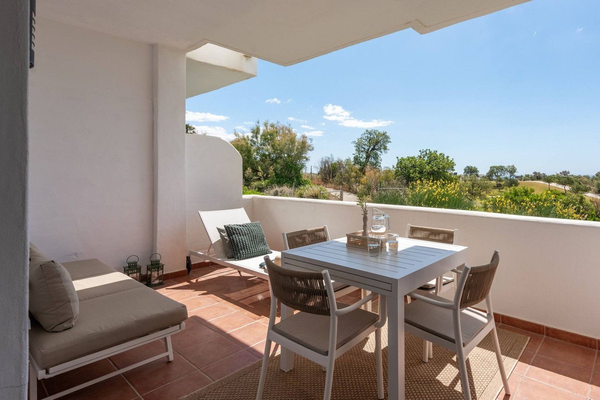 2 Bed Ground Floor Apartment in Estepona