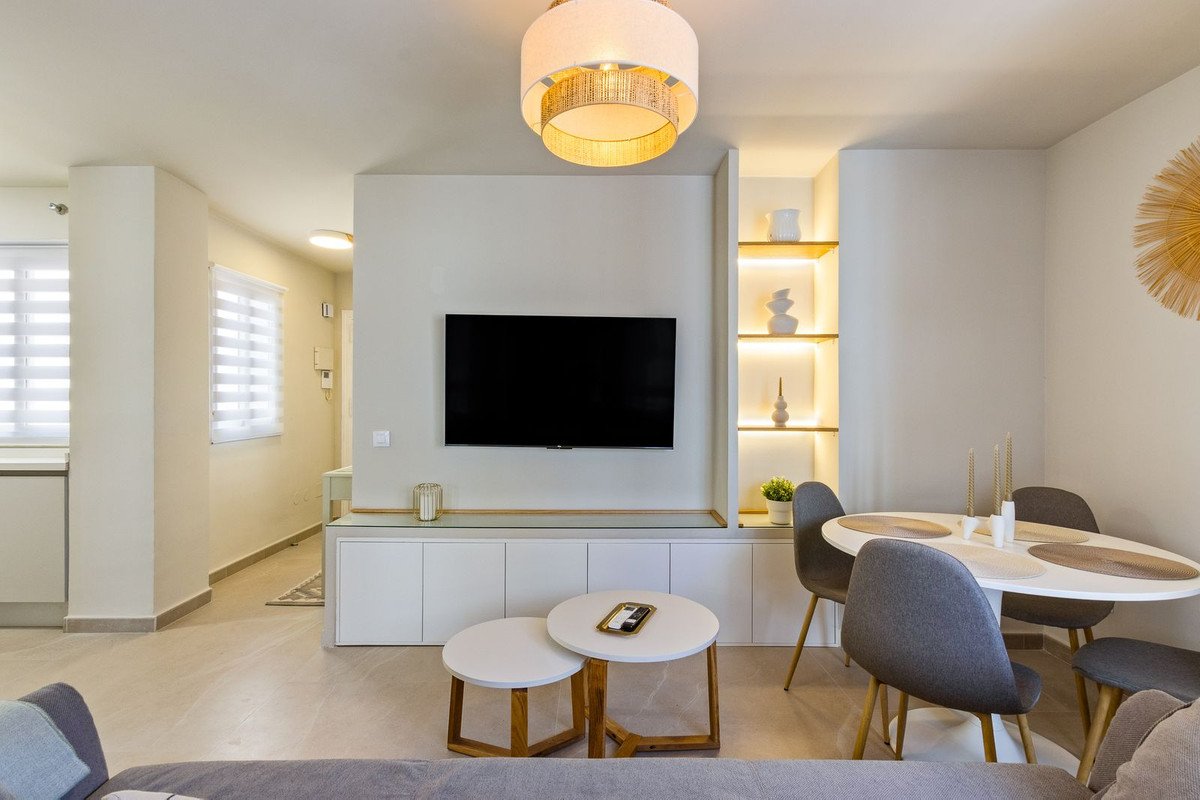 1 Bed Middle Floor Apartment in Málaga Centro