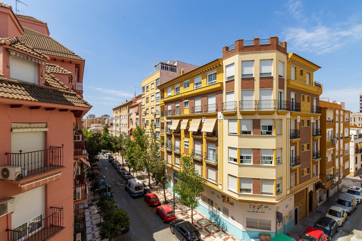 1 Bed Middle Floor Apartment in Málaga Centro