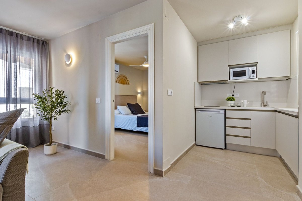 1 Bed Middle Floor Apartment in Málaga Centro