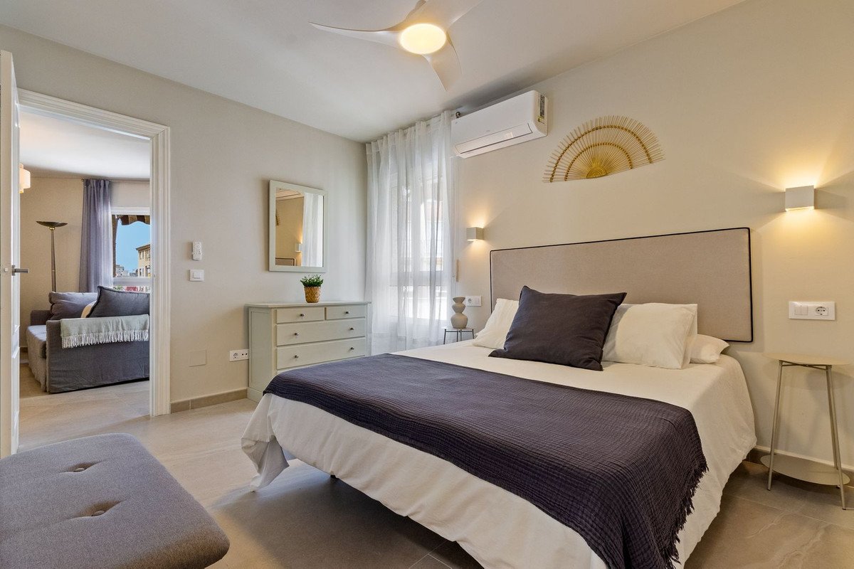 1 Bed Middle Floor Apartment in Málaga Centro