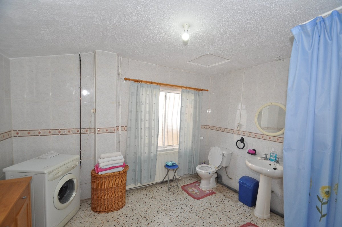 8 Bed Finca - Cortijo in Pinoso