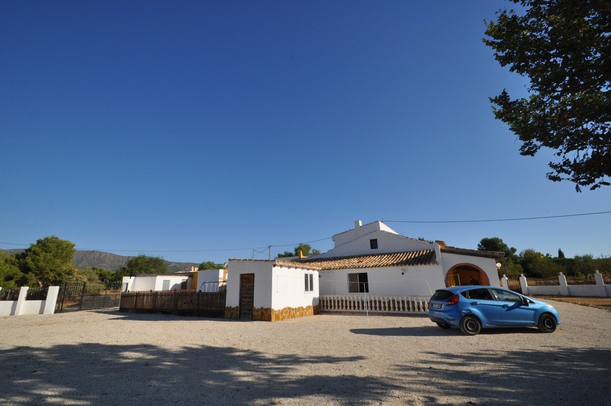 8 Bed Finca - Cortijo in Pinoso
