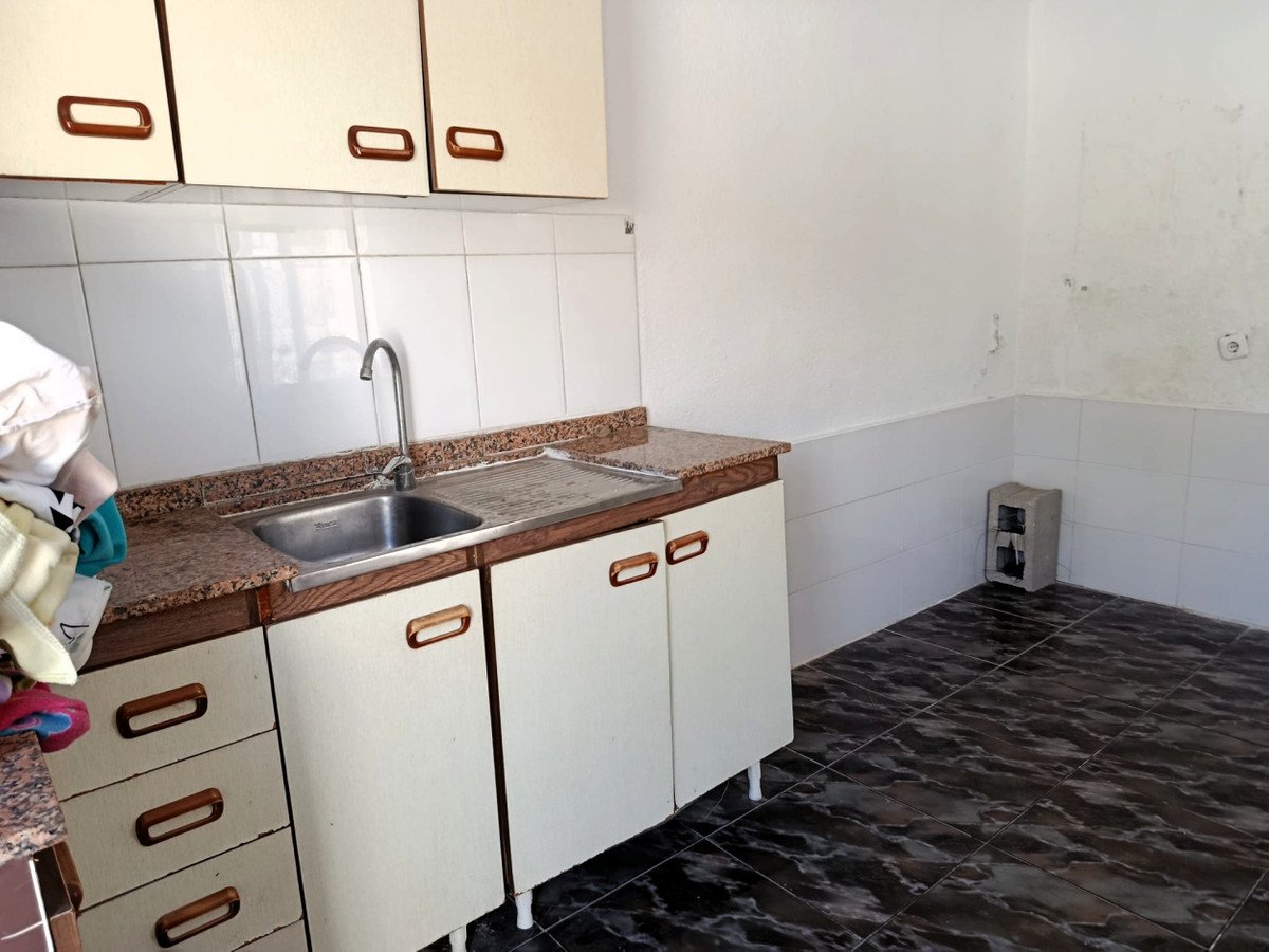 5 Bed Detached Villa in Elche