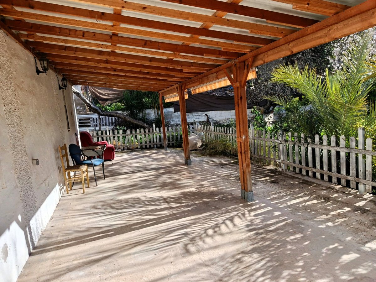 5 Bed Detached Villa in Elche
