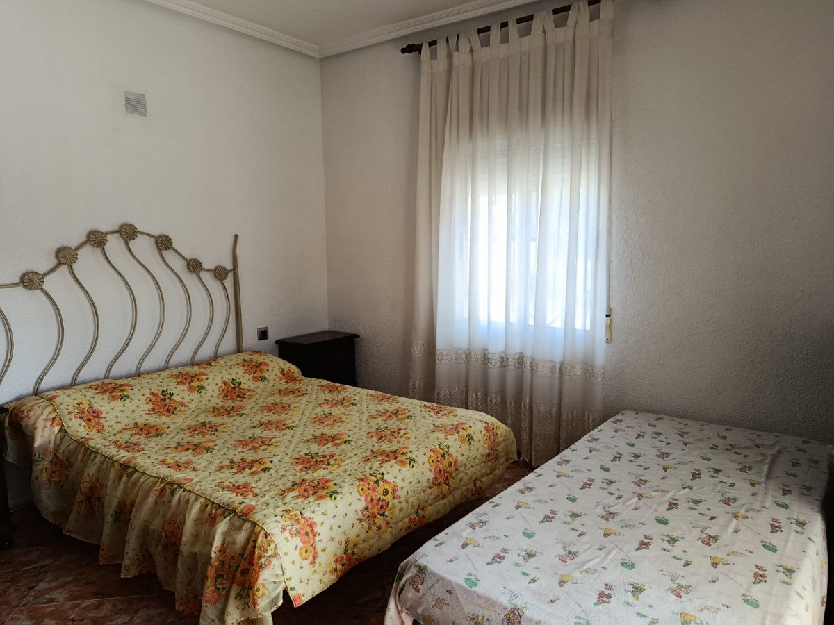 5 Bed Detached Villa in Elche
