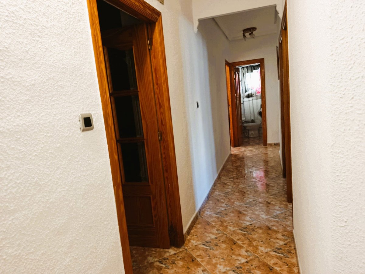5 Bed Detached Villa in Elche