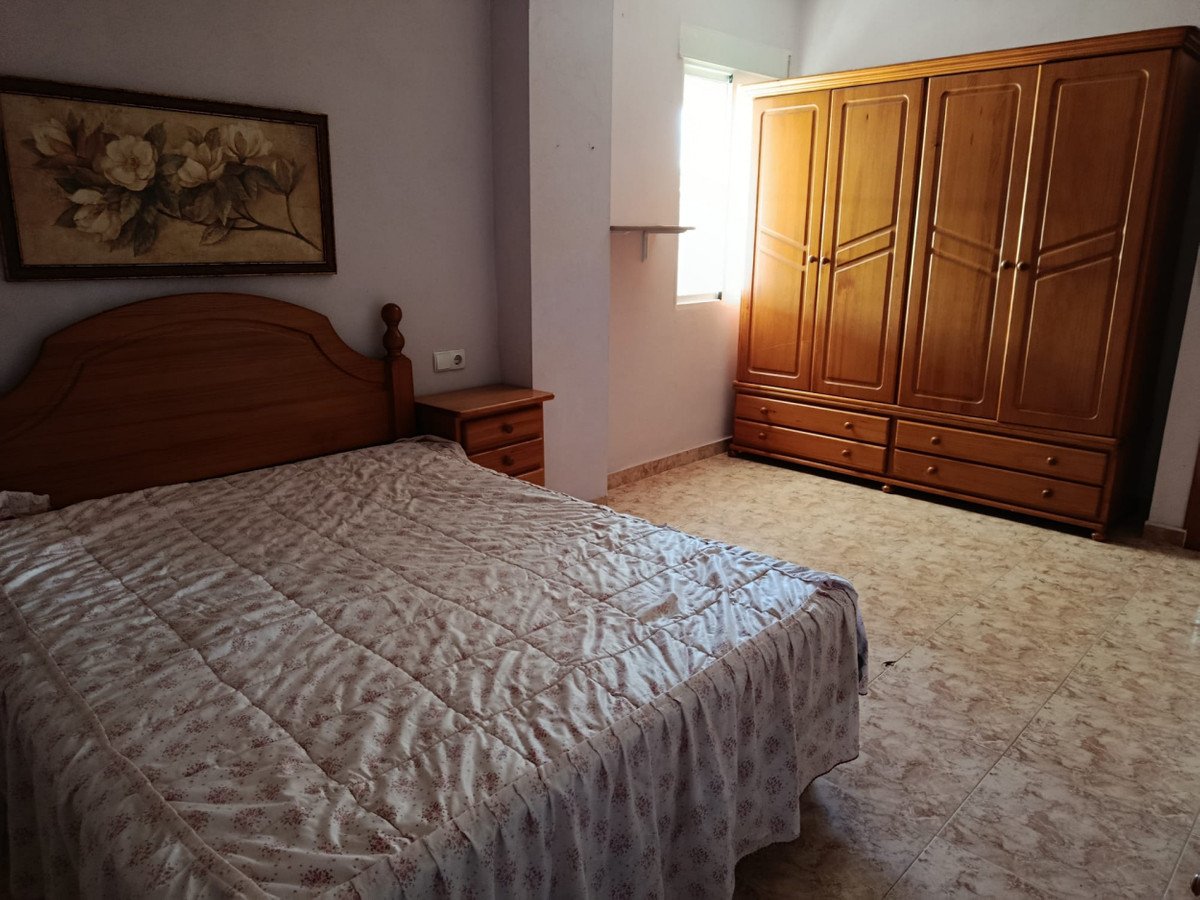 5 Bed Detached Villa in Elche