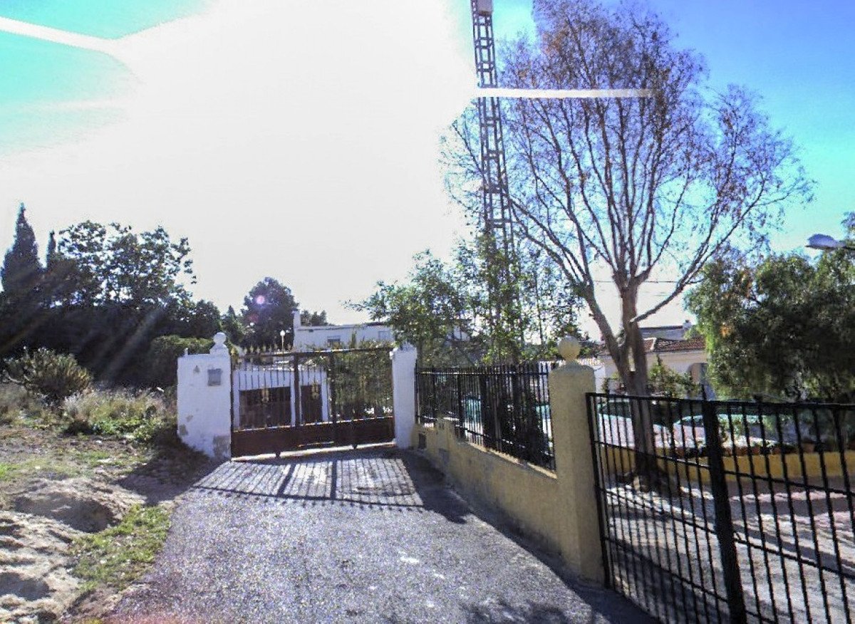 5 Bed Detached Villa in Elche