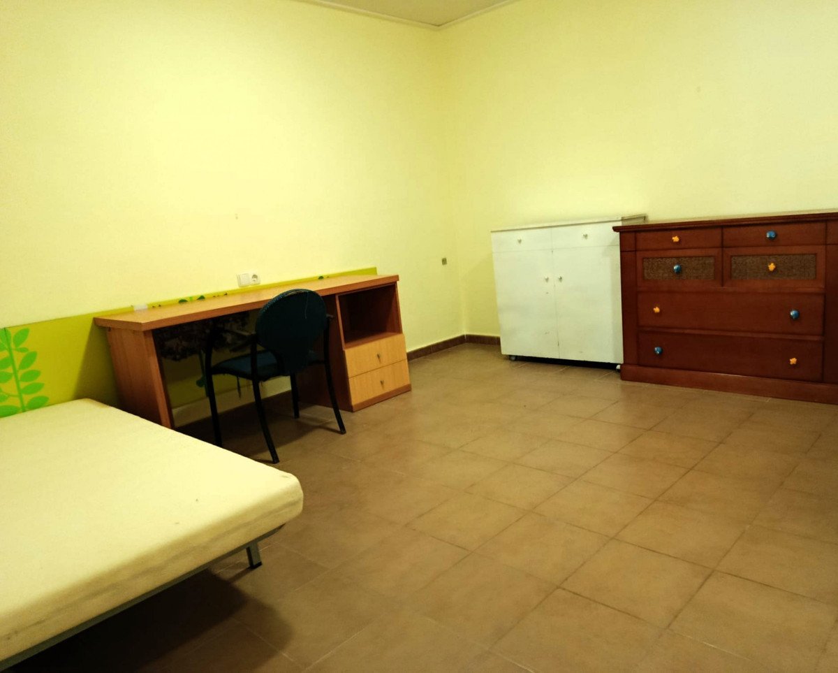 5 Bed Detached Villa in Elche