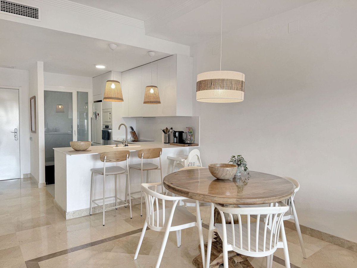 2 Bed Middle Floor Apartment in La Alcaidesa