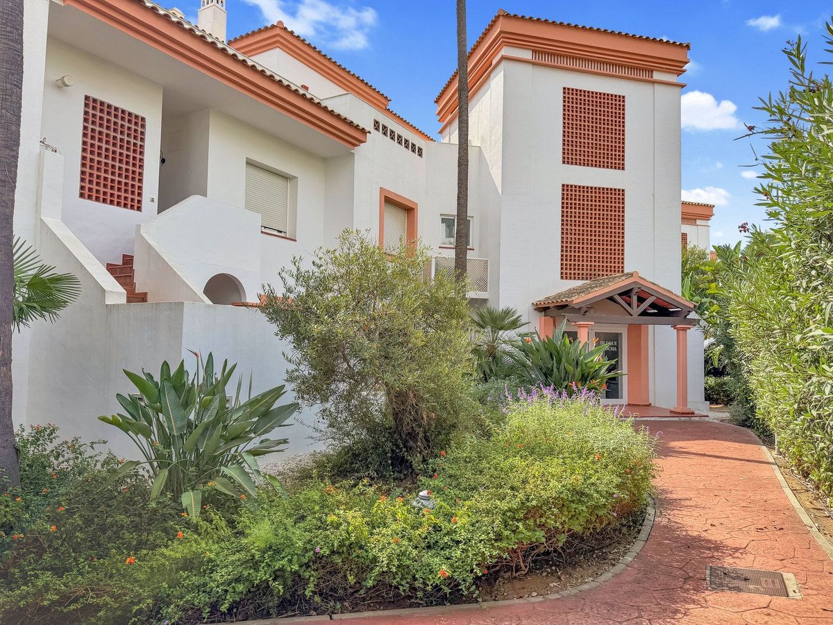 2 Bed Middle Floor Apartment in La Alcaidesa