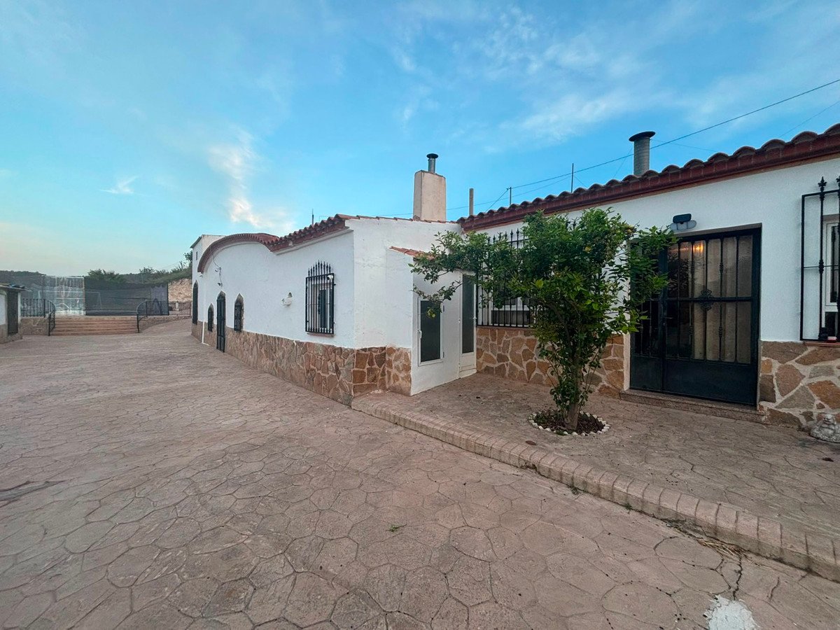 6 Bed Detached Villa in La Zarza