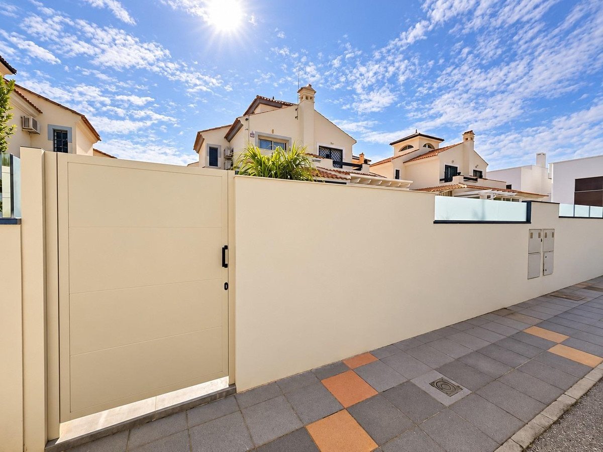 3 Bed Detached Villa in Mil Palmeras