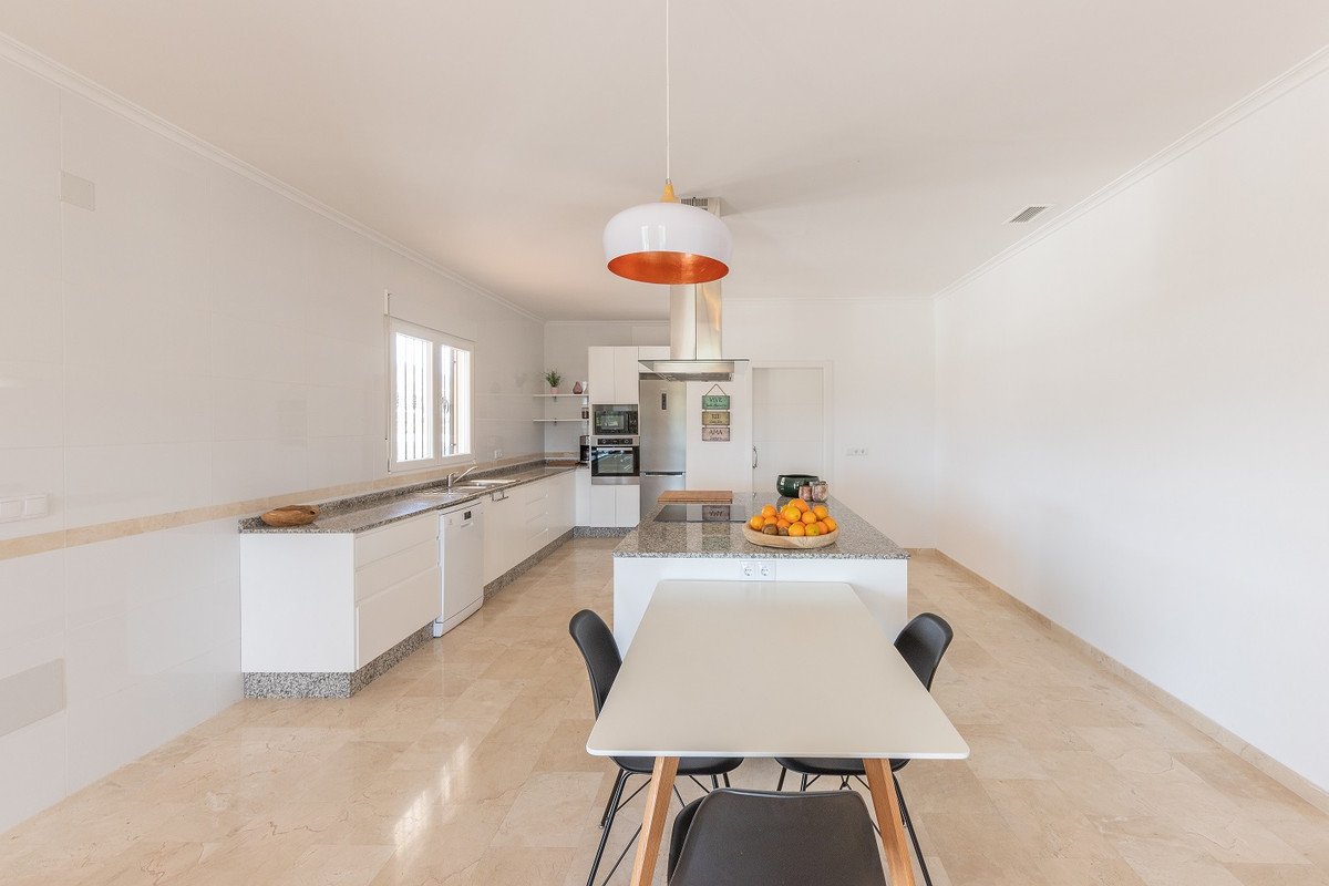 5 Bed Detached Villa in La Romana