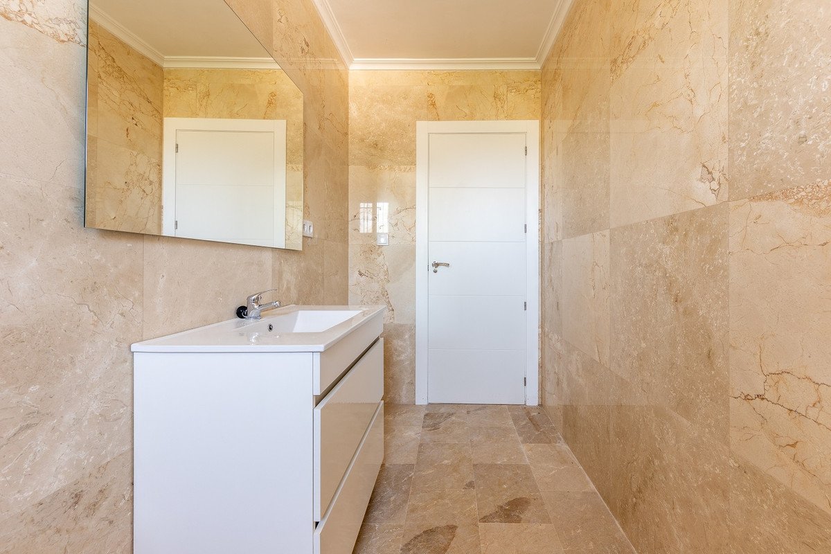 5 Bed Detached Villa in La Romana