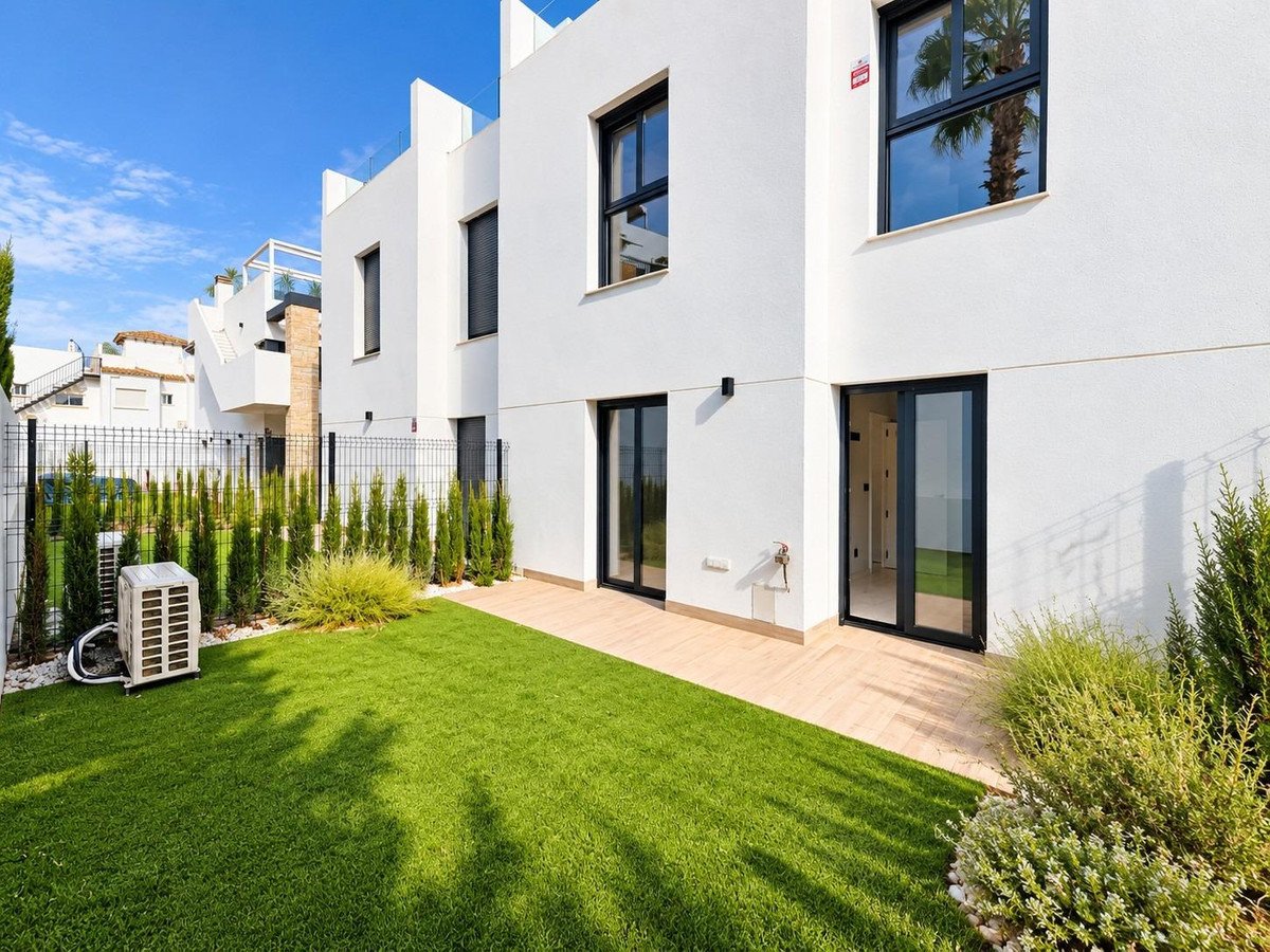3 Bed Ground Floor Apartment in Punta Prima