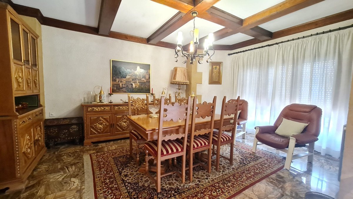 4 Bed Townhouse in Elda