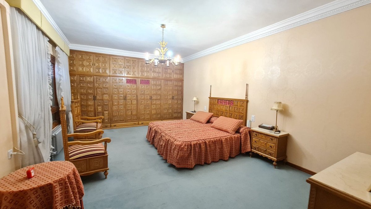 4 Bed Townhouse in Elda