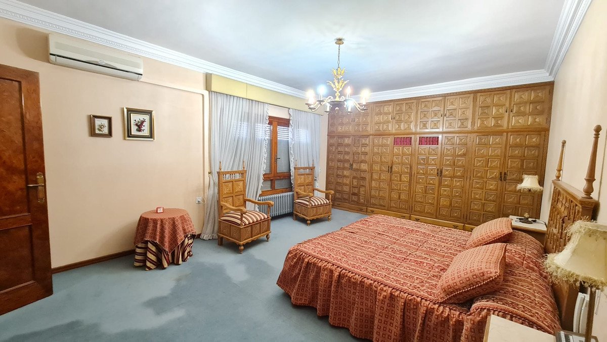 4 Bed Townhouse in Elda