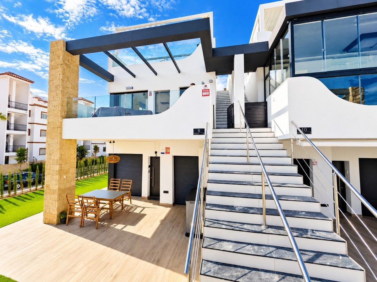 3 Bed Bungalow in Punta Prima