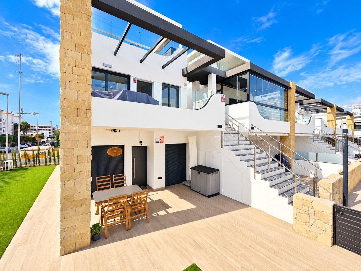 3 Bed Bungalow in Punta Prima