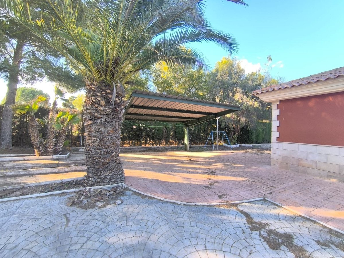 5 Bed Detached Villa in Yecla