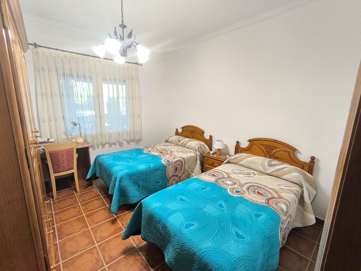 5 Bed Detached Villa in Yecla