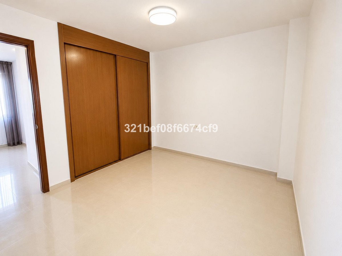 4 Bed Middle Floor Apartment in Teatinos
