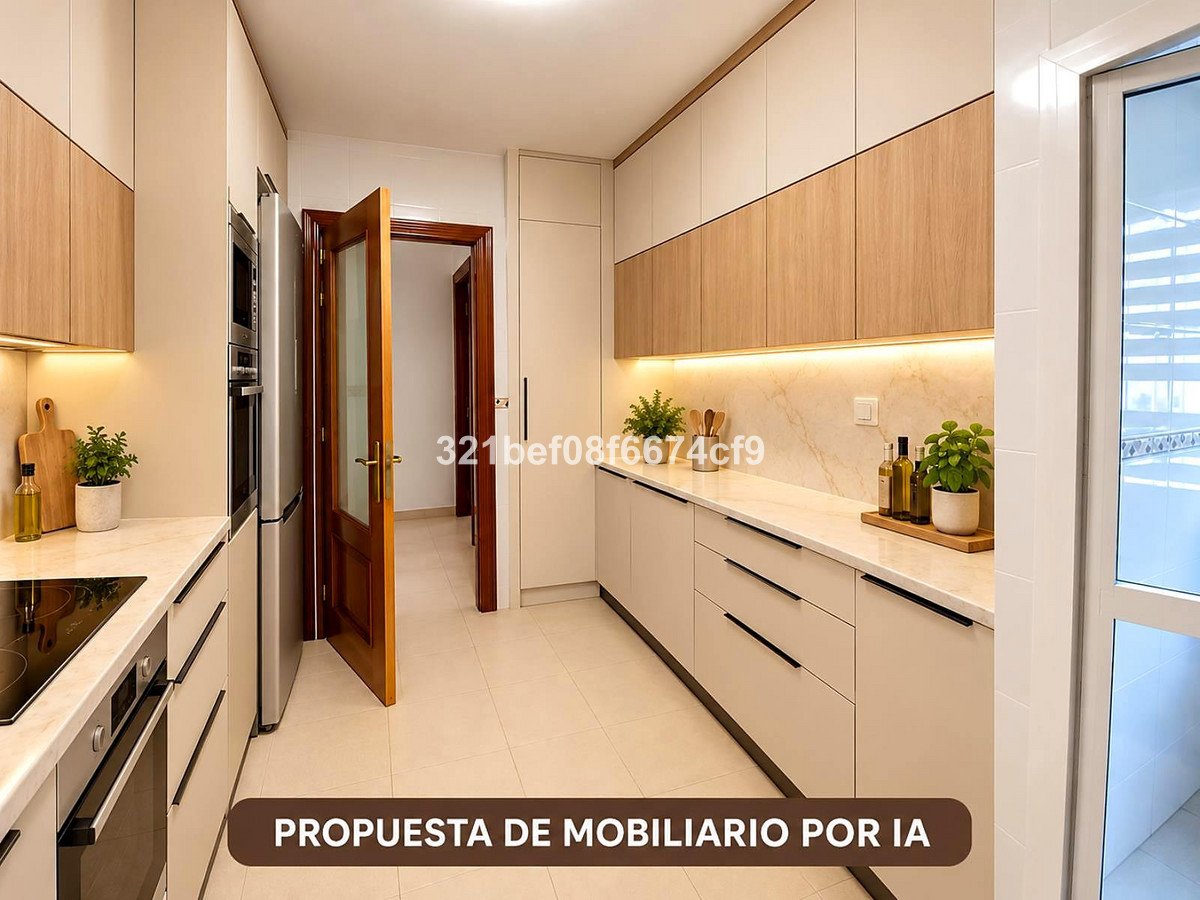 4 Bed Middle Floor Apartment in Teatinos