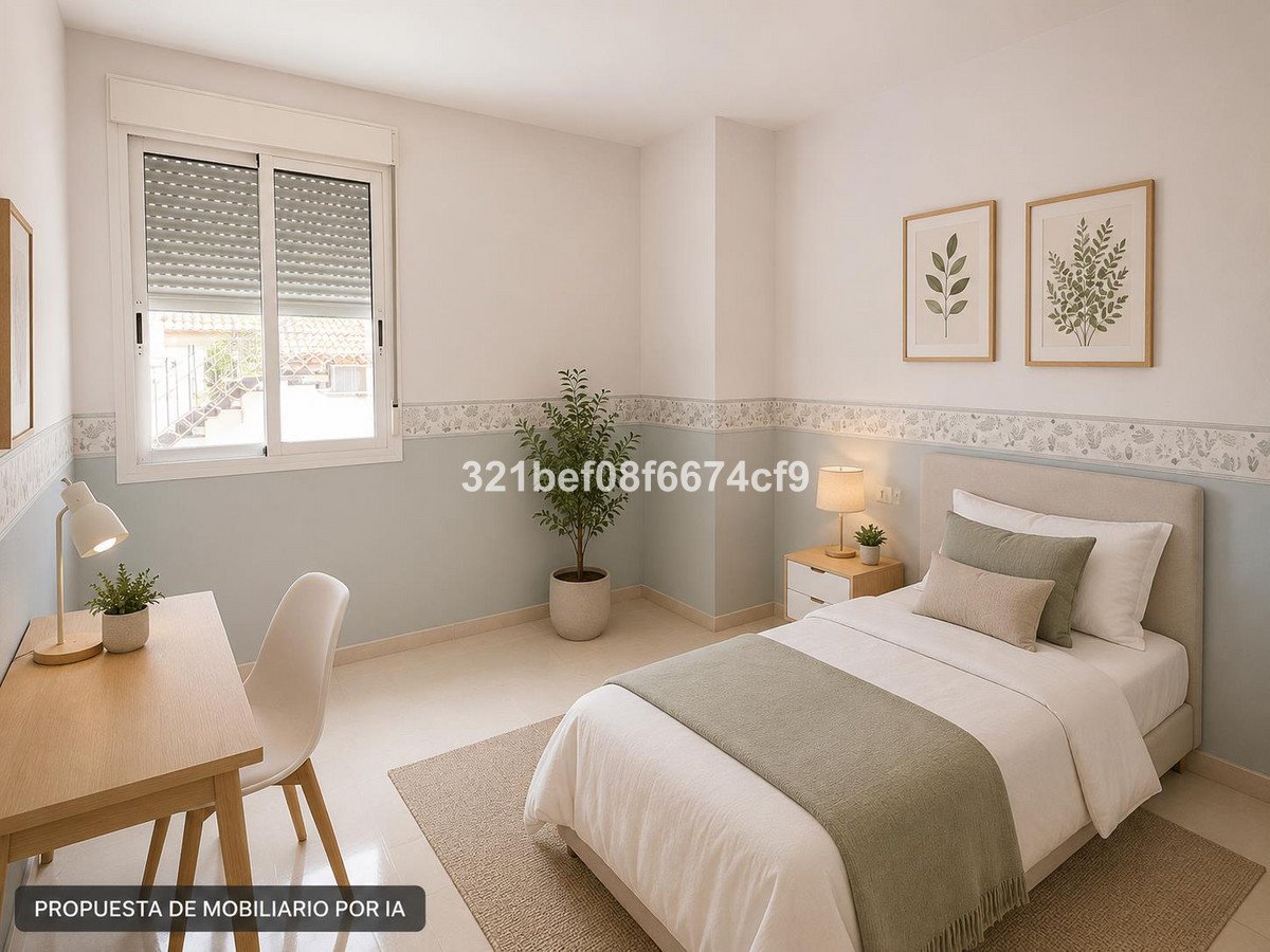 4 Bed Middle Floor Apartment in Teatinos
