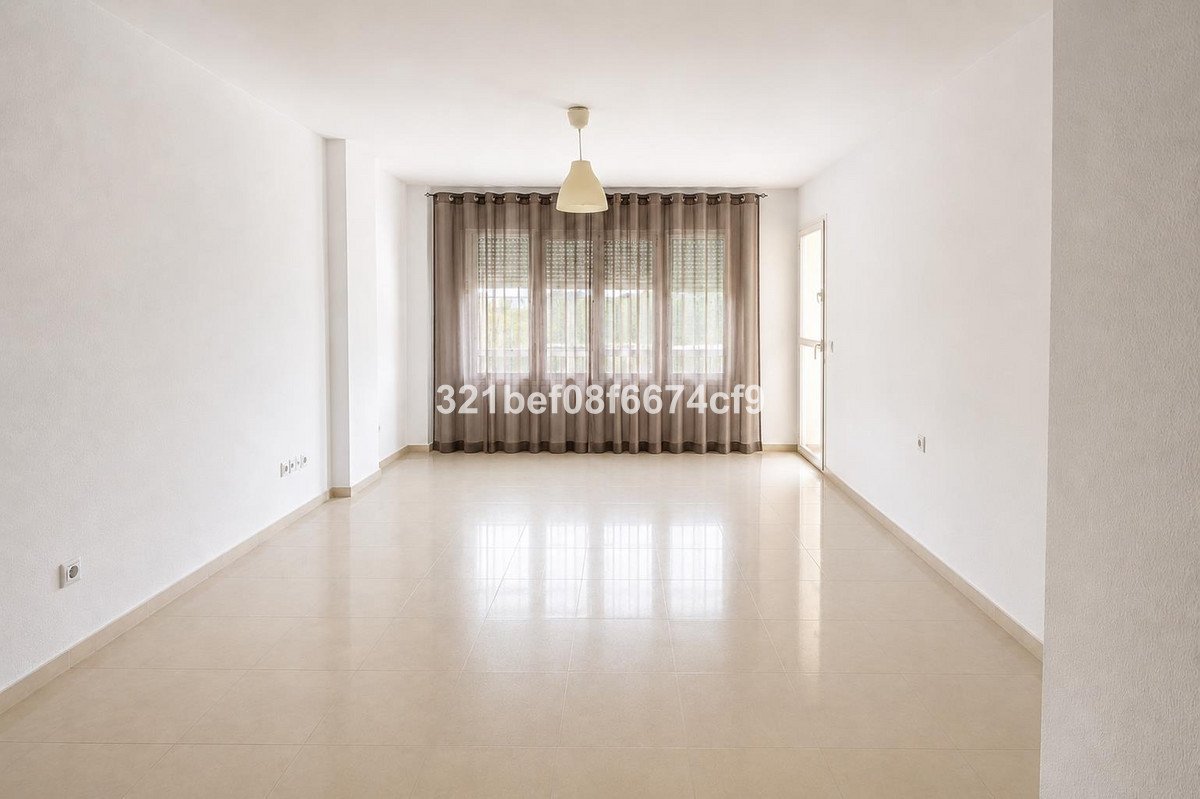 4 Bed Middle Floor Apartment in Teatinos