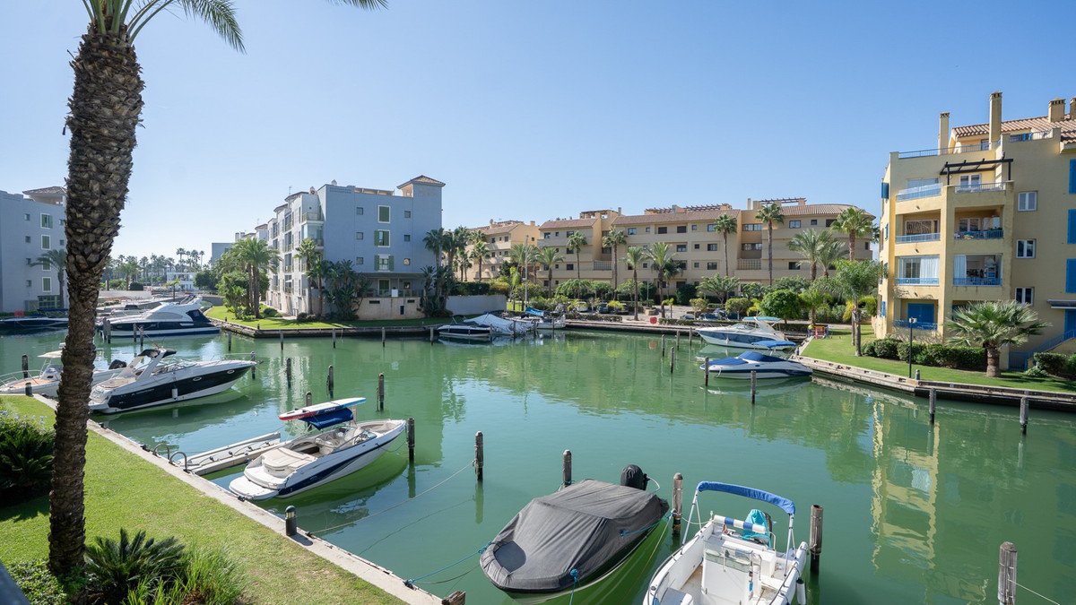 3 Bed Middle Floor Apartment in Sotogrande