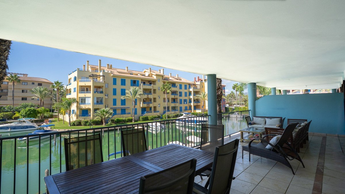 3 Bed Middle Floor Apartment in Sotogrande