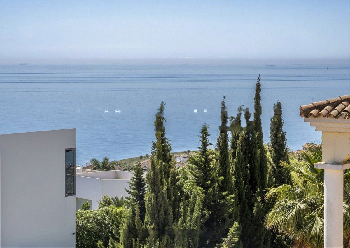 4 Bed Detached Villa in La Alcaidesa