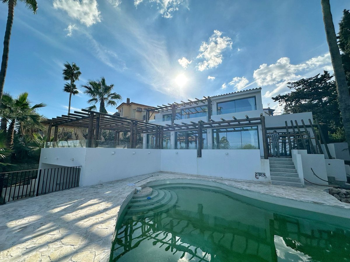 4 Bed Detached Villa in Estepona