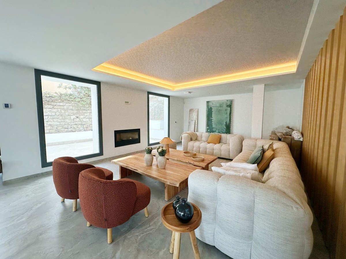 4 Bed Detached Villa in Estepona